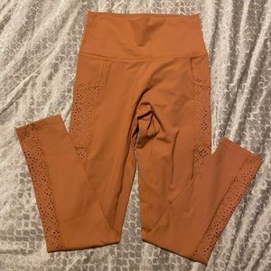 Sz M 7/8 length lace Aerie Leggings